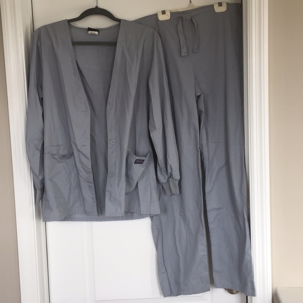 XS scrub jacket & XS scrub pants Cherokee brand